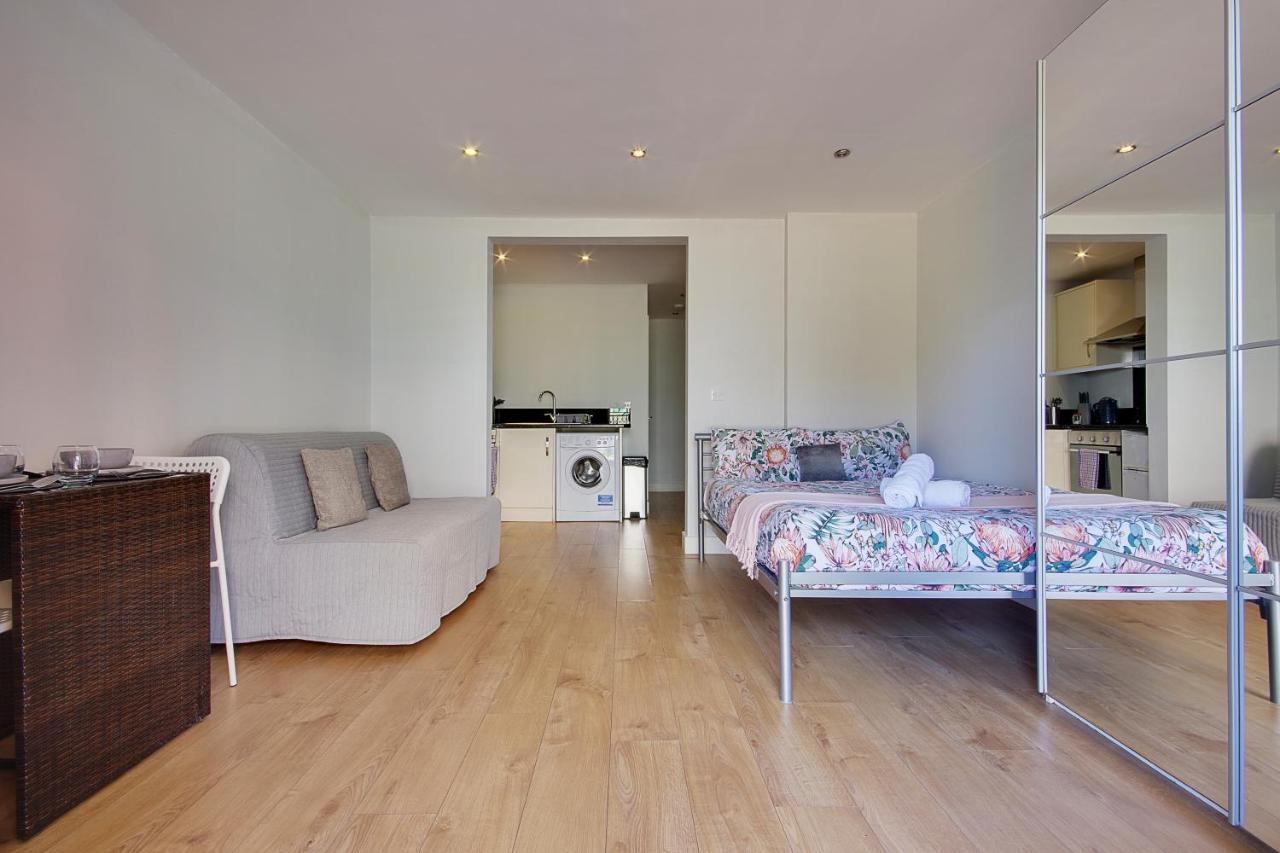 Turay Court Holiday Apartments Bournemouth Exterior photo
